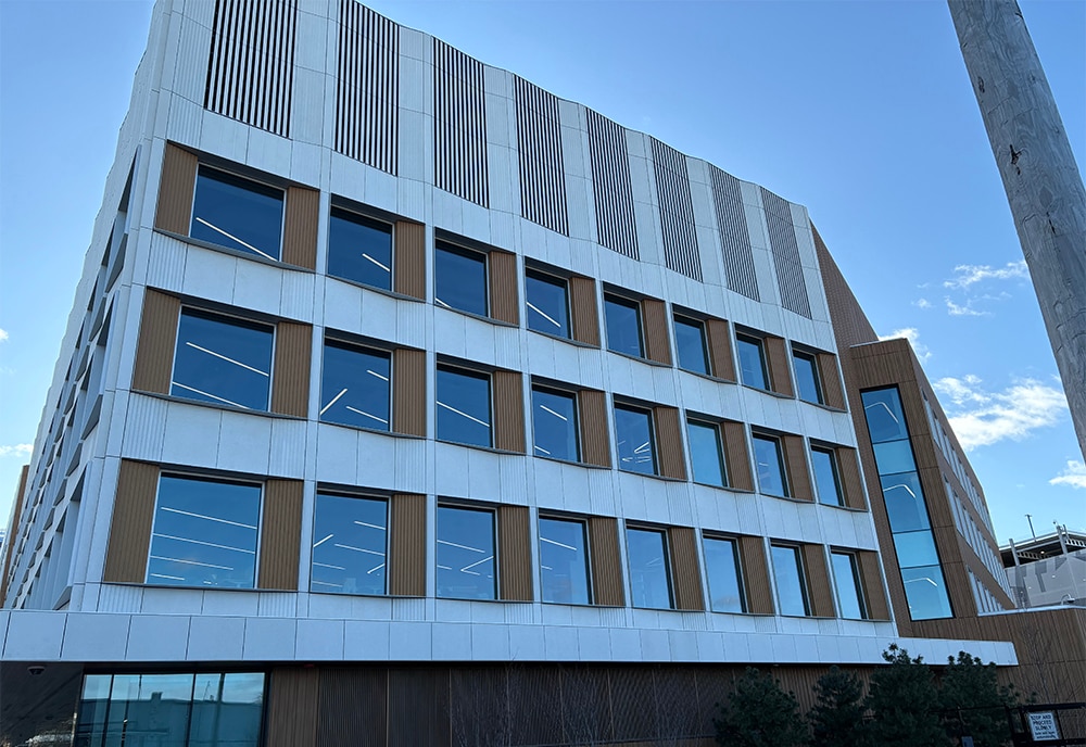 A third side of the Moderna building.